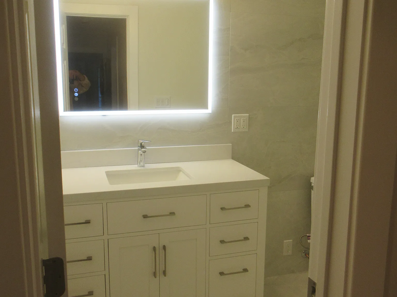 3 bed, $4,100 — Photo 4