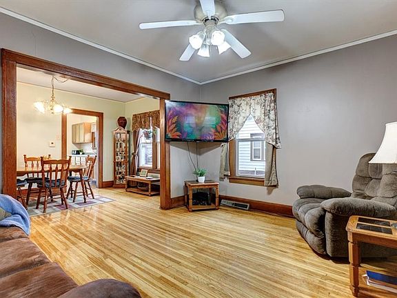 5th image of 315 12th Avenue W