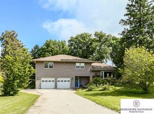 6222 Girard St, Omaha, NE 68152