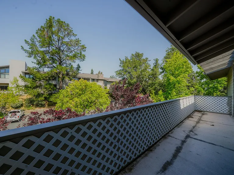 32 Mansion Ct #821 — Photo 16