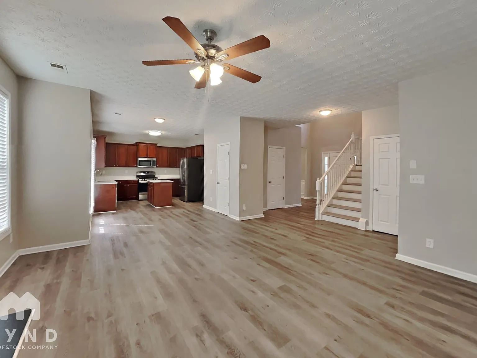 4 bed, 2.5 bath, 2105 sqft, $2,235 — Photo 3