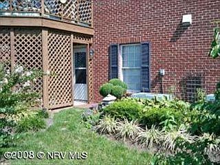 1st image of 1003 E Roanoke St