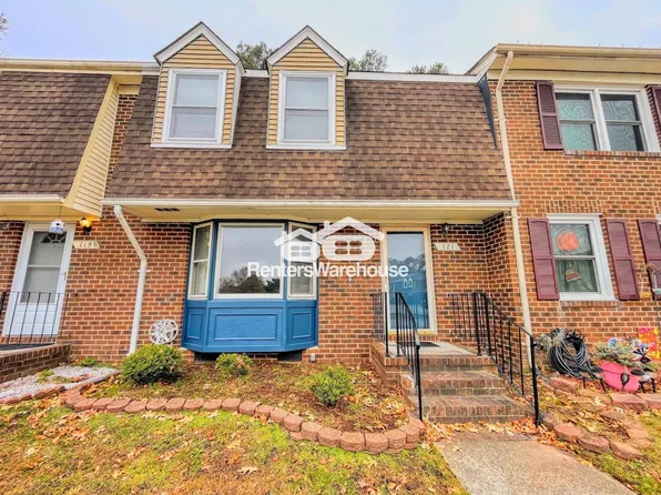 121 Charles Parish Dr, Poquoson, VA 23662