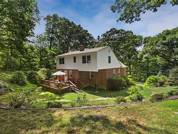 5th image of 38 Mahopac Ave