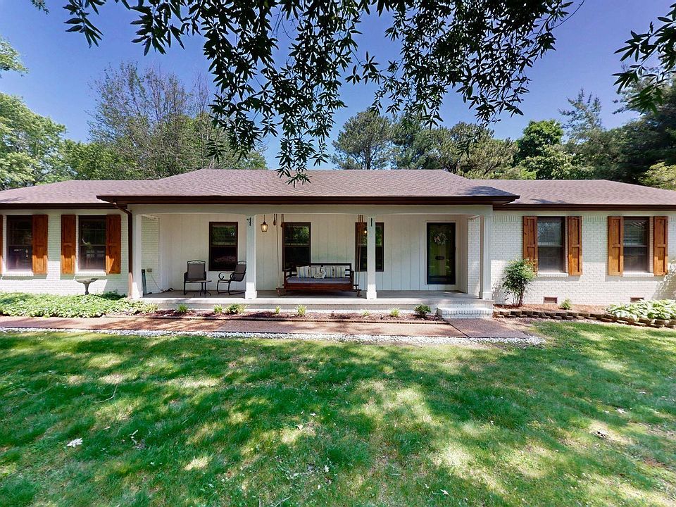 1st image of 2016 Brookhaven Dr