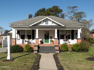 307 N Main St, Walstonburg, NC 27888