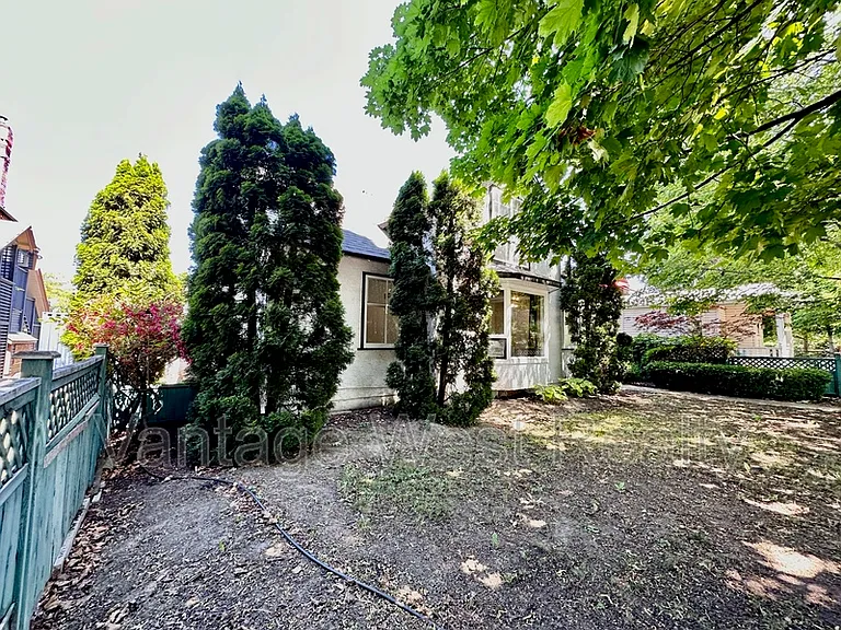 840 Bernard Ave — Photo 47