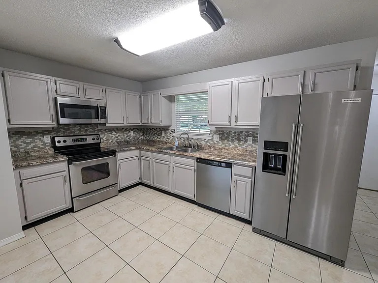 8325 Fortworth St — Photo 8