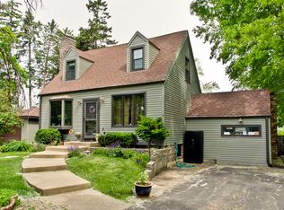 125 E Morrison Ave, Mount Prospect, IL 60056