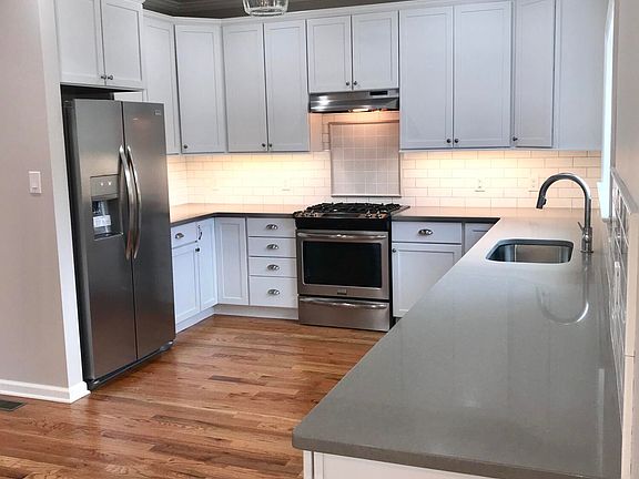 2nd image of 504 N Lake Dr