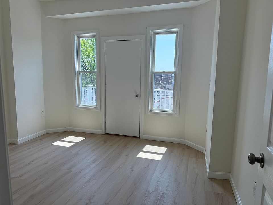 1st image of 247 Harvard St APT 3
