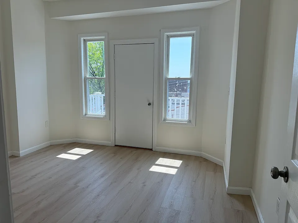 247 Harvard St #3