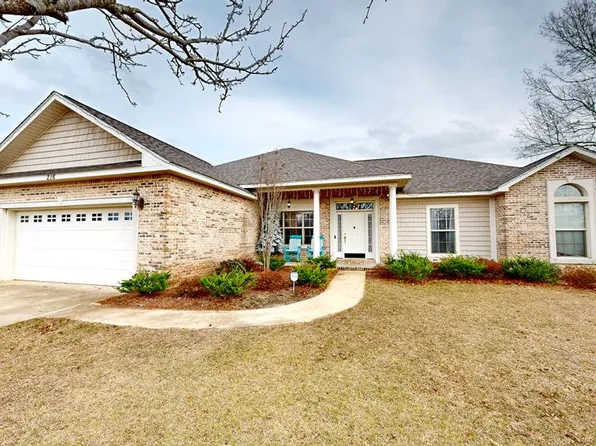 216 Glen Oaks Dr, Dothan, AL 36301