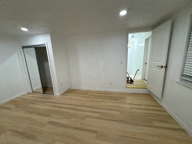 220 Mathilda St — Photo 9