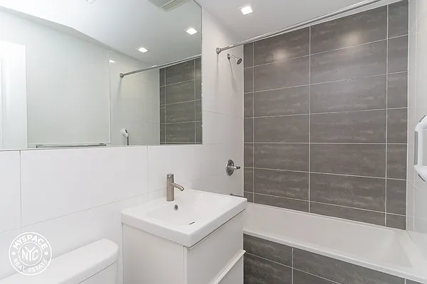 Rented by MySpaceNYC | media 19