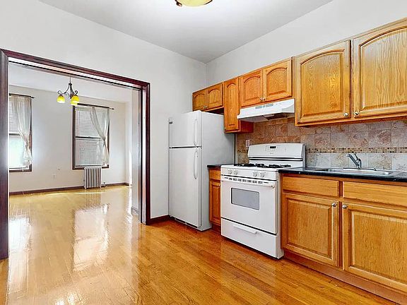 4th image of 2415 2nd Ave APT 5A