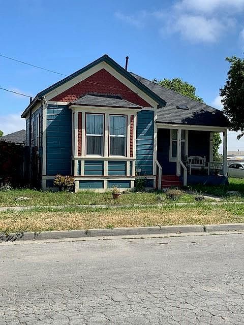 2nd image of 402 Wilson St