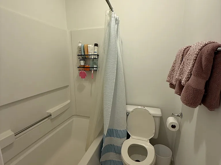 813 Selwyn Oaks Ct #B — Photo 18