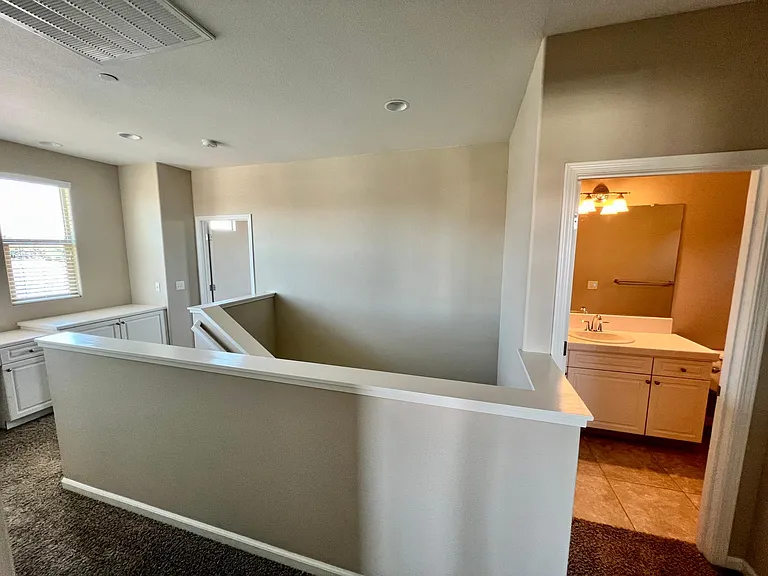 3558 Sussex Ave — Photo 8
