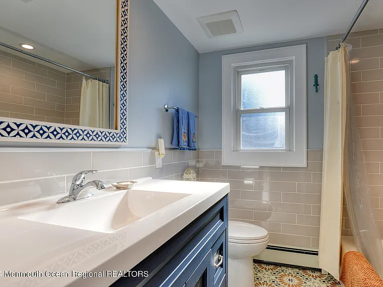 105 Saint Louis Ave — Photo 14