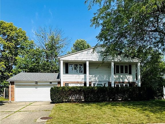 3rd image of 7189 Mandrake Dr