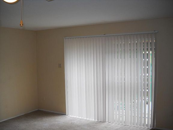  Large living room to Entertain