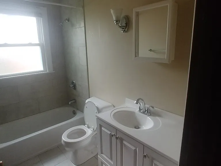 2941 Montana Ave — Photo 4