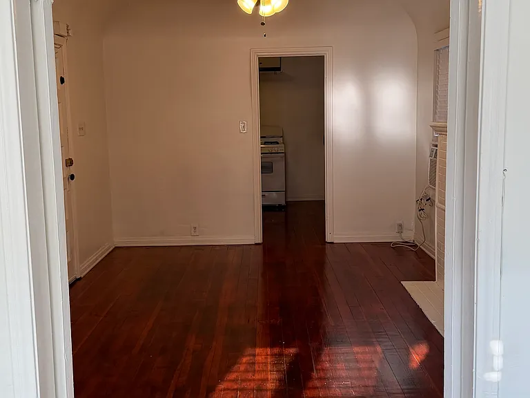 185 S Glassell St #6 — Photo 5