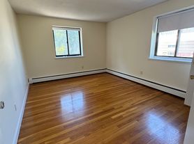 120-122 Dustin St