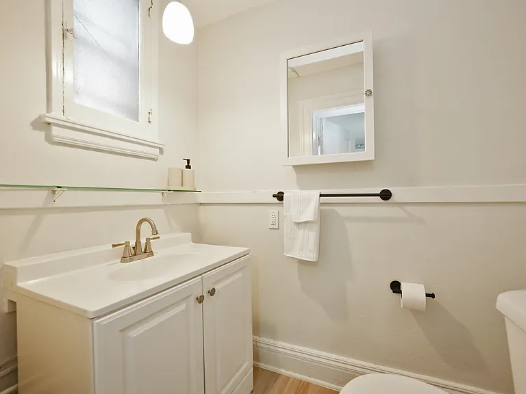 664 Auburn Ave #2 — Photo 11