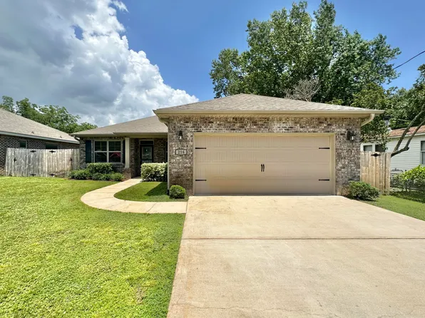 216 Green Dr, Mary Esther, FL 32569