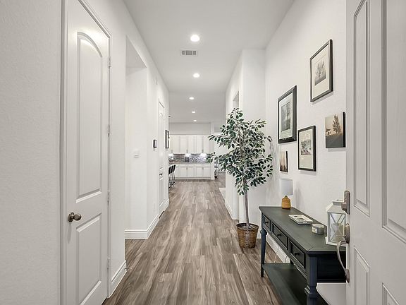 4th image of 20147 Clear Ridge Ln