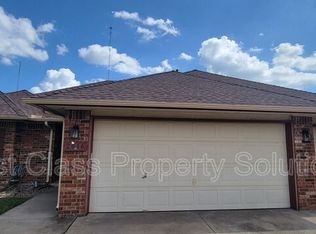 2816 SE 95th St, Moore, OK 73160