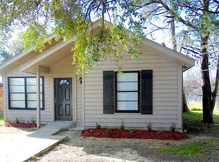 1305 Chinski St, Navasota, TX 77868