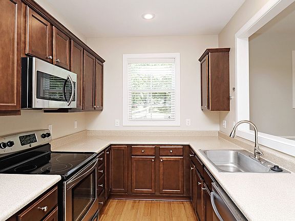 4th image of 357 Westfield Rd