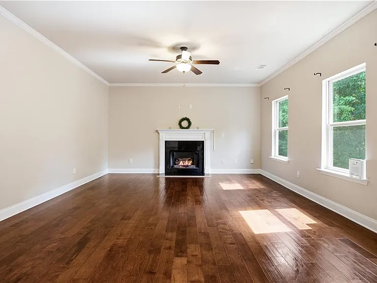 1268 Mitford Ln — Photo 14
