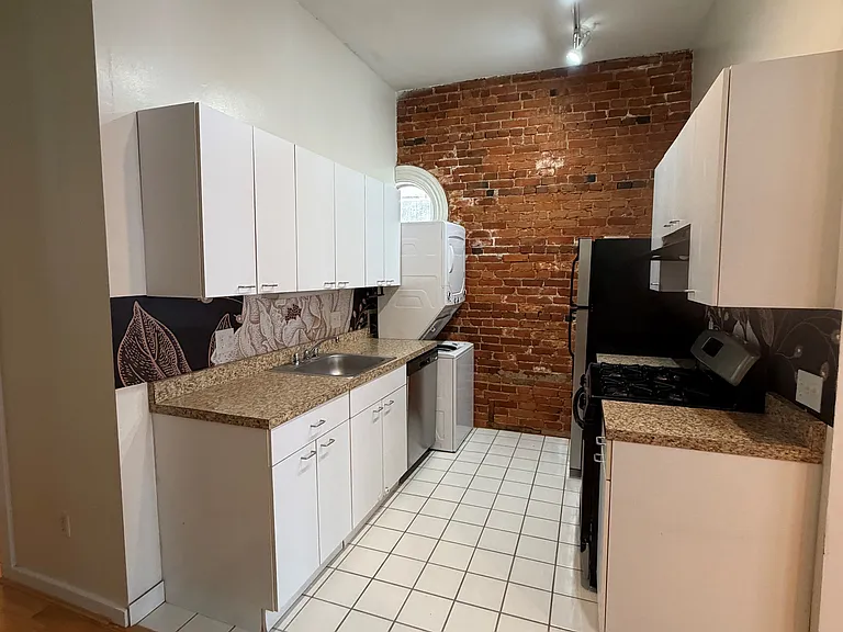 1047 Saint Gregory St #2 — Photo 5