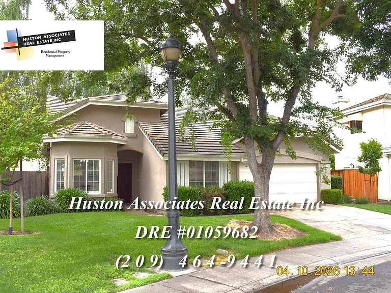 3915 Bridlewood Cir — Photo 1