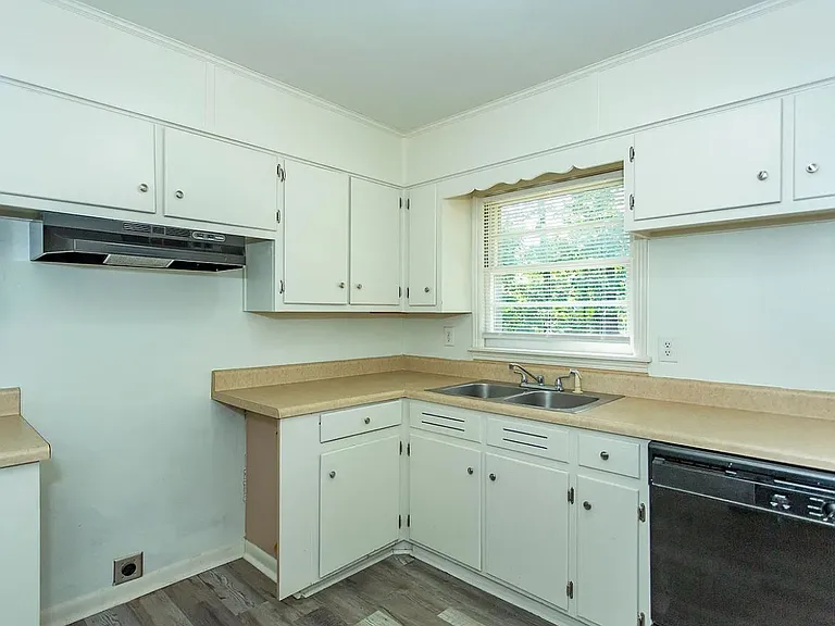 1152 Dogwood Ln — Photo 13