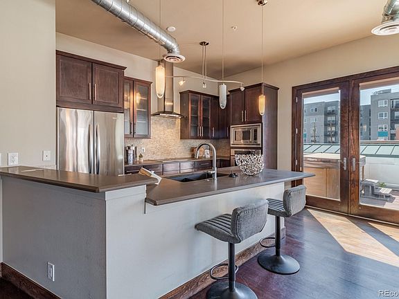5th image of 2101 Larimer St Suite 301