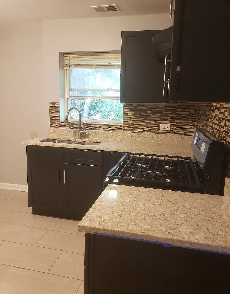 2 bed, 650 sqft, $1,250 — Photo 3