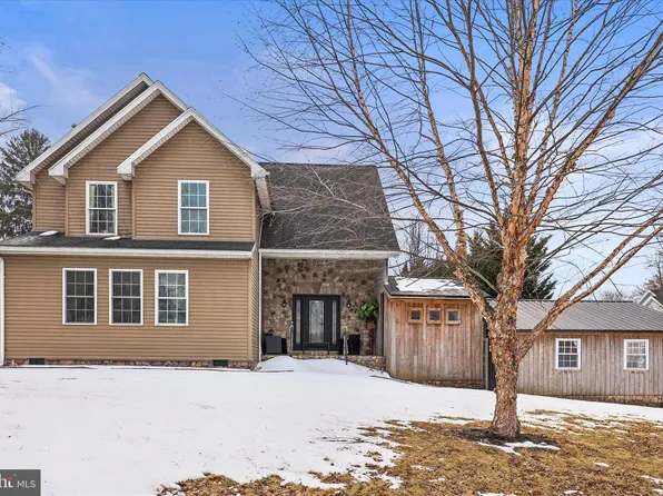 201 E King St, East Berlin, PA 17316