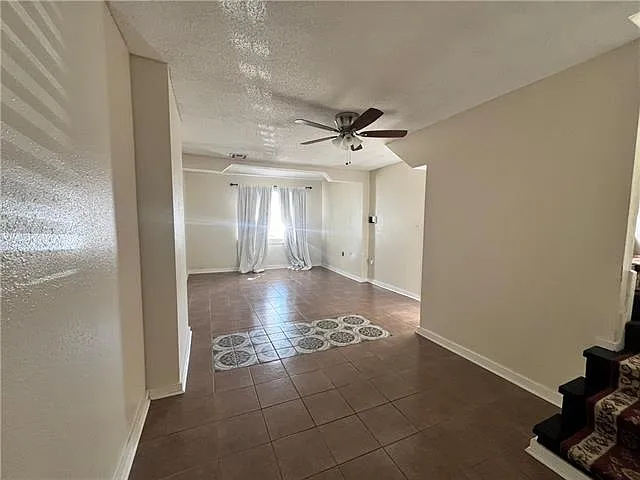 729 Elmira Ave — Photo 10