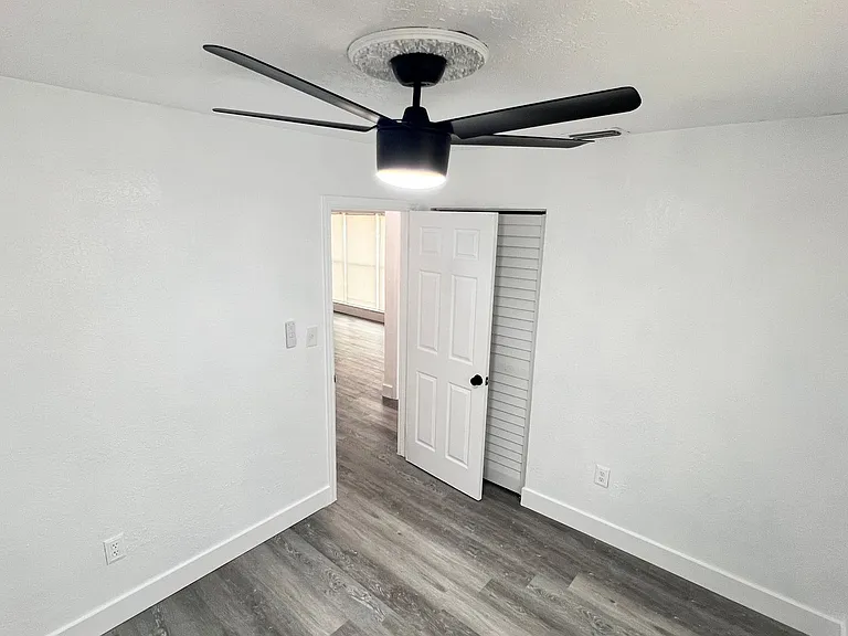 1085 Cleveland St — Photo 28