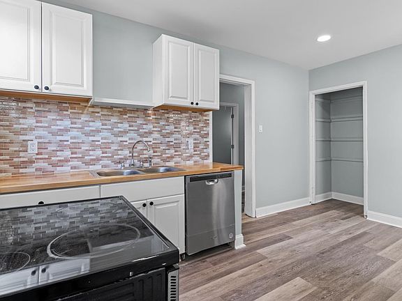 4th image of 4721 Section Ave Unit A