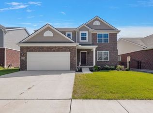 41196 Dortmund Dr, Clinton Township, MI 48038