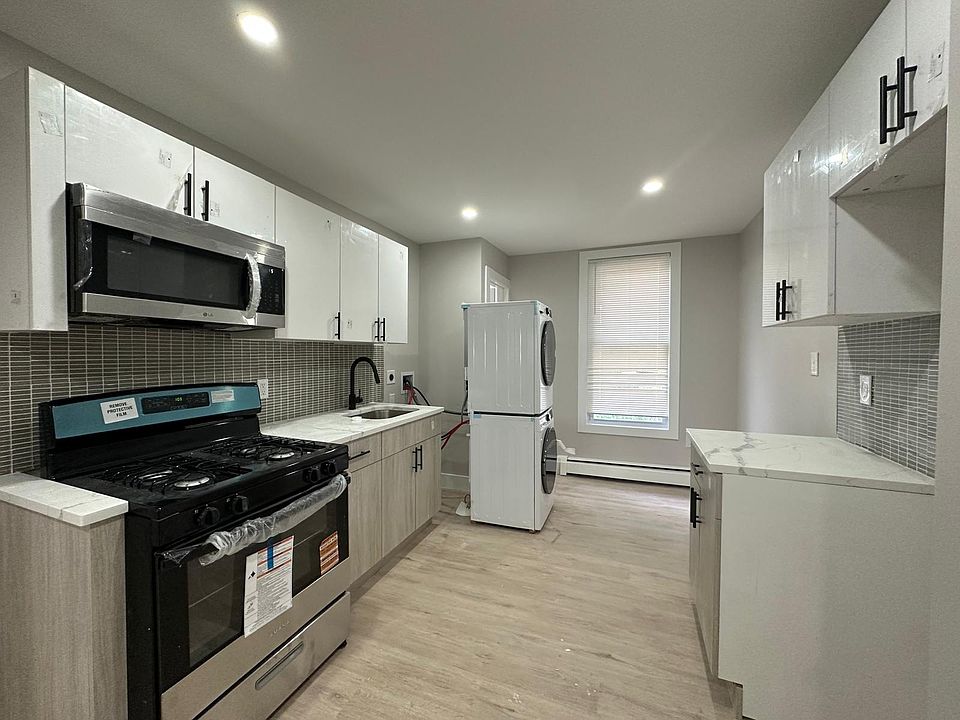 1st image of 594 Westside Ave #4E