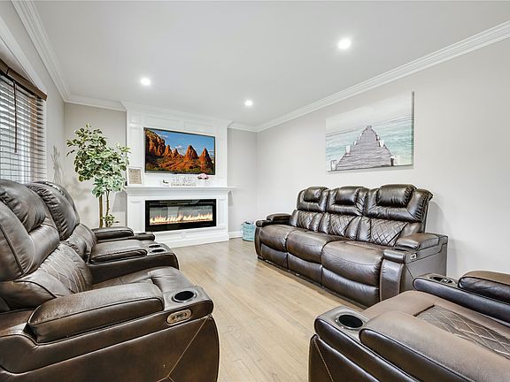 3rd image of 1634 Brentwood Rd
