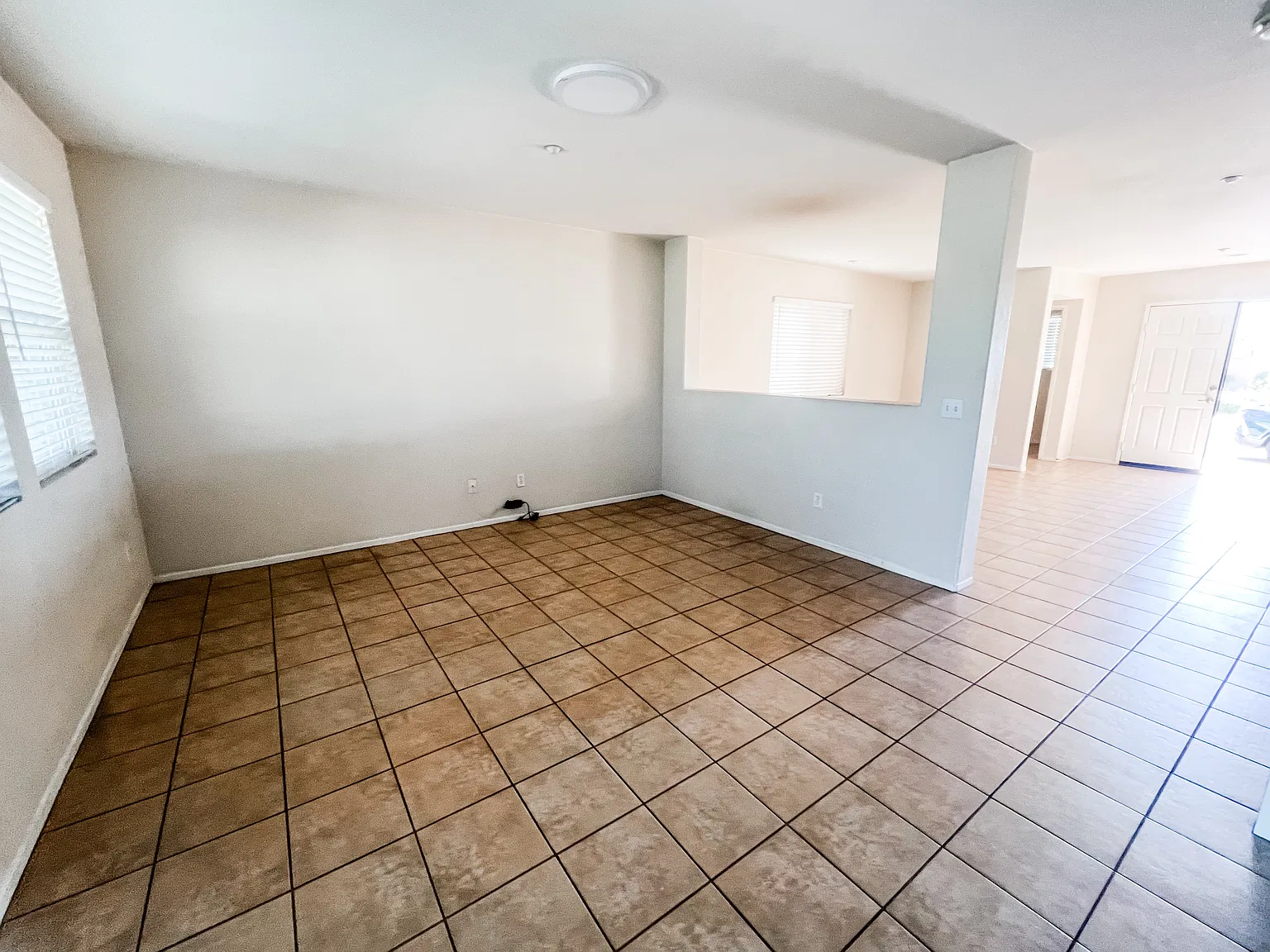 4 bed, 2.5 bath, 3150 sqft, $3,500 — Photo 3