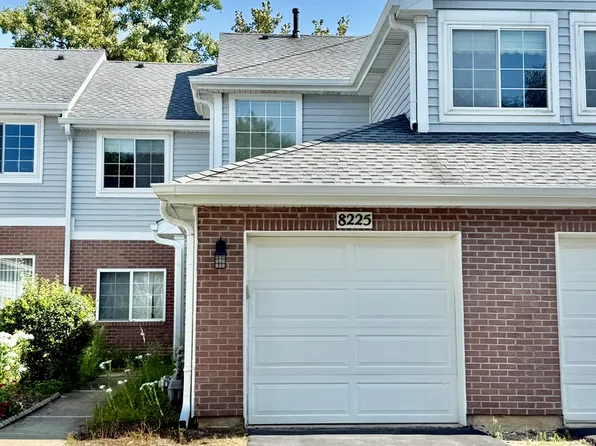 8225 Ripple Rdg #8225, Darien, IL 60561